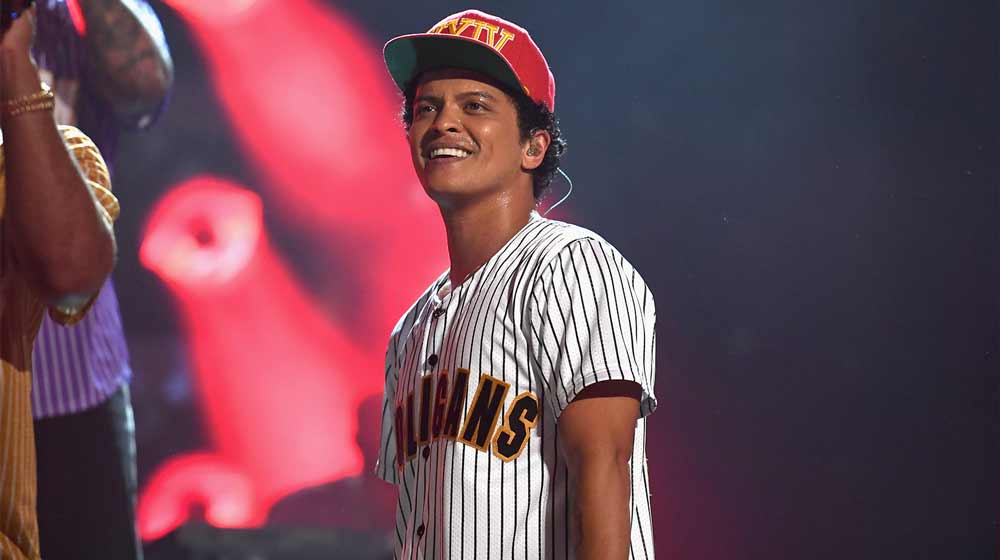 Bruno Mars se corona como 'Artista del Año' en los AMAs