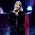 Christina Aguilera rinde homenaje a Whitney Houston